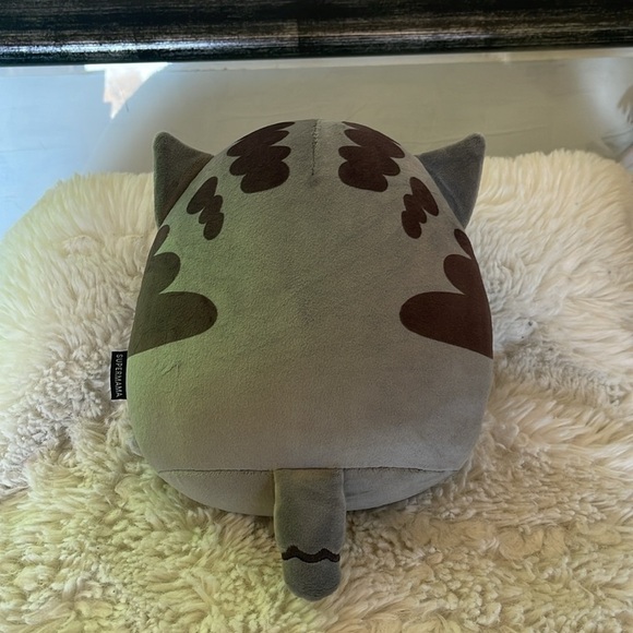 Plush squishy  cat bought in Singapore NWOT mini size super cute grey and tan - Picture 3 of 4